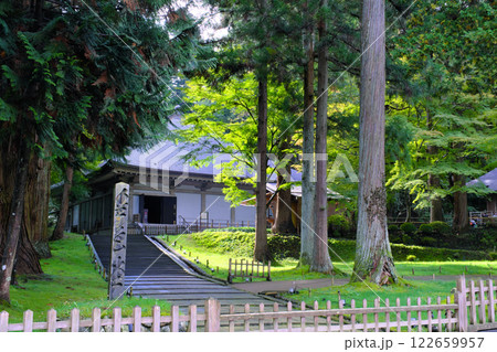 中尊寺金色堂の覆堂　岩手県 122659957