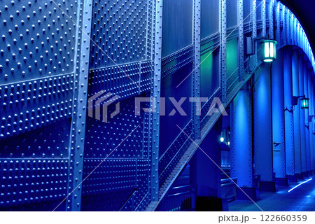 隅田川テラス 勝鬨橋と超高層マンション群の夜景 隅田川テラス 勝鬨橋と超高層マンション群の夜景 122660359