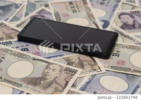 スマートフォンとお金 122661748