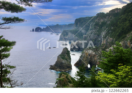 鵜の巣断崖・三陸海岸(岩手県・田野畑村) 鵜の巣断崖・三陸海岸(岩手県・田野畑村) 122662265