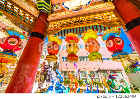 日本の横浜都市景観7年2月。2025春節燈花。山下町公園・「會芳亭」から聖獣たちを望む…=6日 日本の横浜都市景観7年2月。2025春節燈花。山下町公園・「會芳亭」から聖獣たちを望む…=6日 122662404