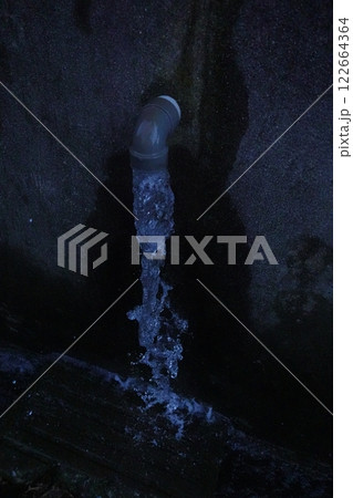 不気味な排水管 不気味な排水管 122664364