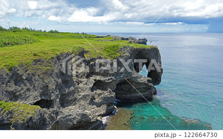 万座毛の象の鼻 122664730