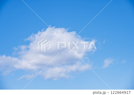 春の空 青空 晴れ 空素材 【神奈川県 藤沢市】 122664917