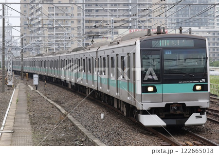 JR常磐緩行線を行くE233系2000番台 122665018