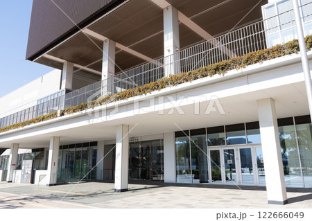 カルッツかわさき（川崎市スポーツ・文化総合センター）建物全体 122666049