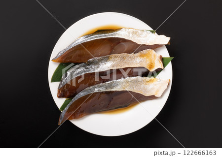 ぶり 照り焼き 切り身 ぶり 照り焼き 切り身 122666163