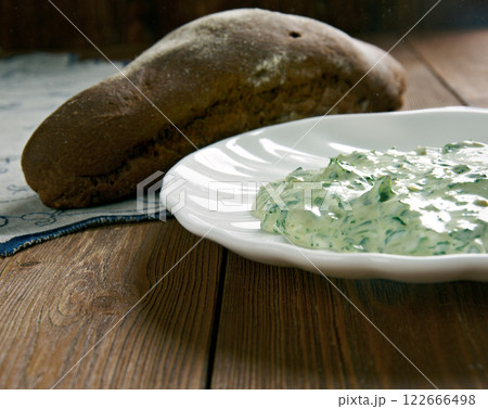 Garlic and Walnut Sauce 122666498