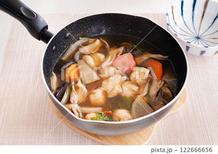 鍋で作るすいとん 122666656