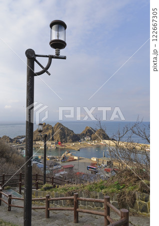 階段国道から見る帯島　青森 122667305