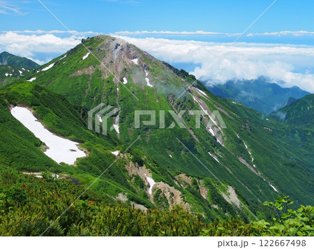 火打山から望む夏の焼山 火打山から望む夏の焼山 122667498