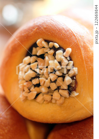 菓子パン チョココロネ 122669844