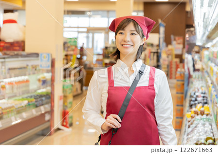 スーパーで働く人々(プロパティリリース取得済み) スーパーで働く人々(プロパティリリース取得済み) 122671663