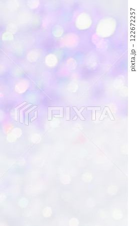 きれいなパープル紫色キラキラ背景　カラフル玉ボケ　グラデーション 122672257