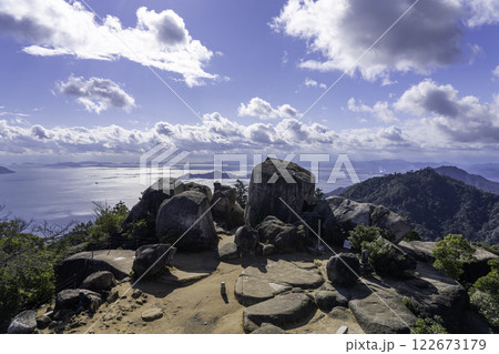 弥山展望台から眺める瀬戸内海 122673179