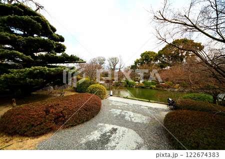 京都府　東寺・庭園 瓢箪池　京都市 南区 九条町　2022年2月 122674383