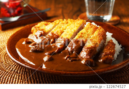 肉厚のとんかつがのったカツカレー 肉厚のとんかつがのったカツカレー 122674527
