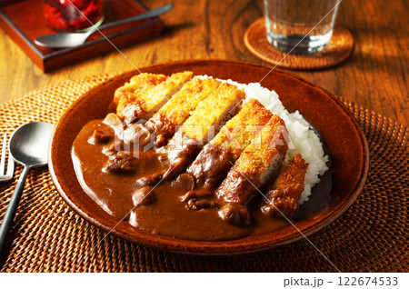 肉厚のとんかつがのったカツカレー 肉厚のとんかつがのったカツカレー 122674533