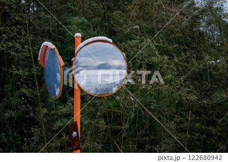 鏡の中の雪景色 鏡の中の雪景色 122680942