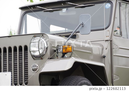 自動車イメージ　三菱自動車製のジープ 122682113