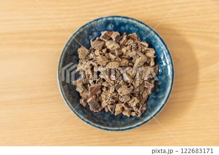 漢方　生薬　トチュウ　杜仲 122683171