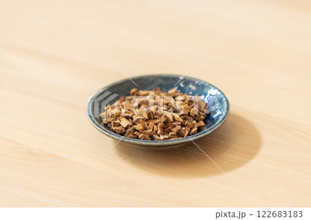 漢方 生薬 コウボク 厚朴 漢方 生薬 コウボク 厚朴 122683183