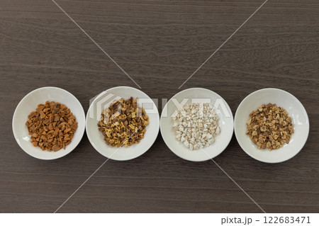 漢方薬 生薬 東洋医学 【苓桂朮甘湯-調剤-4セット】 漢方薬 生薬 東洋医学 【苓桂朮甘湯-調剤-4セット】 122683471