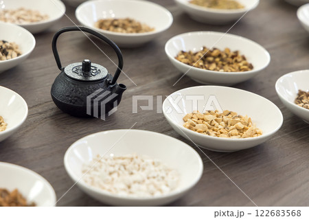 漢方薬　生薬　東洋医学　お茶 122683568