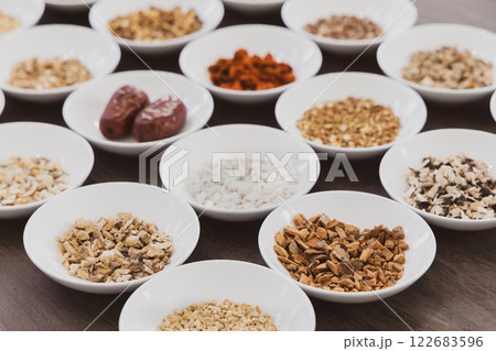 漢方薬　生薬　東洋医学 122683596