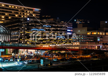 長崎県庁駐車場屋上庭園からの長崎駅周辺の夜景【長崎市】 長崎県庁駐車場屋上庭園からの長崎駅周辺の夜景【長崎市】 122685699