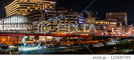 長崎県庁駐車場屋上庭園からの長崎駅周辺の夜景　パノラマ【長崎市】 122685705