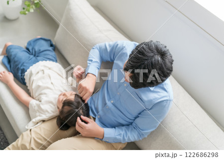 9歳の娘とパパ 122686298