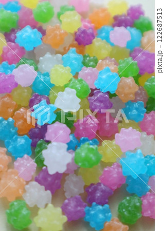 カラフルなお菓子の金平糖 カラフルなお菓子の金平糖 122687513