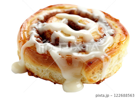 cinnamon roll with icing, isolated background 122688563