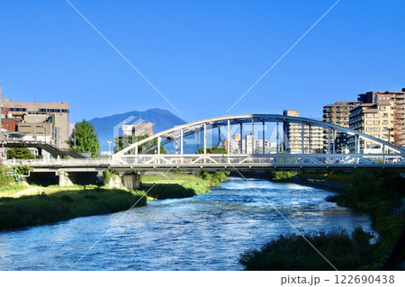 開運橋と岩手山（岩手県・盛岡市） 122690438