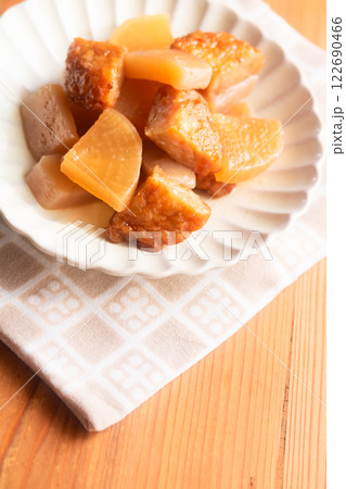 大根 さつま揚げ こんにゃくの味染み炒め煮 122690466