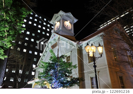 札幌市時計台　ライトアップ 122691216