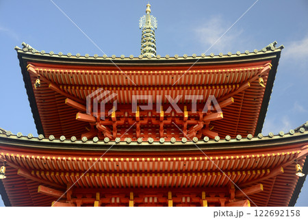 小豆島土庄町西光寺三重塔-1 122692158