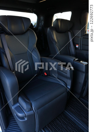 2024型アルファードの2列目シート 122692773