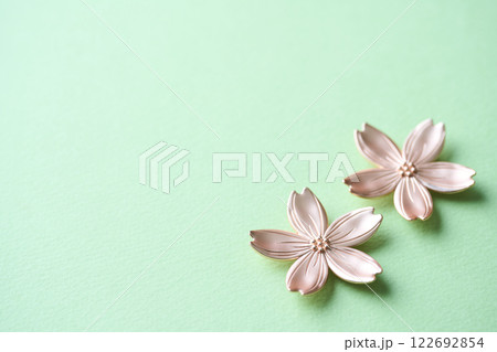 桜の花びらのオブジェクト 春のイメージ 桜の花びらのオブジェクト 春のイメージ 122692854