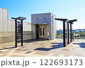 羽田イノベーションシティの1Fパーキングと2Fコリドーを昇降する屋外用エレベーター 122693173