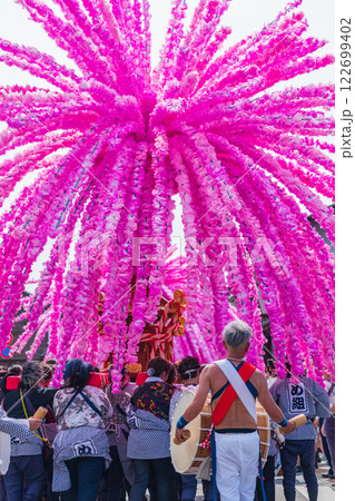 美濃まつり、うだつの上がる町並みを練り歩く花みこし〈岐阜県美濃市〉 122699402