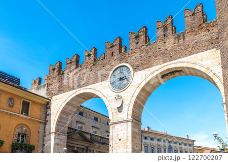 Portoni della Bra gate into Piazza Bra square in Verona, Italy, Europe, Portoni della Bra gate into Piazza Bra square in Verona, Italy, Europe, 122700207