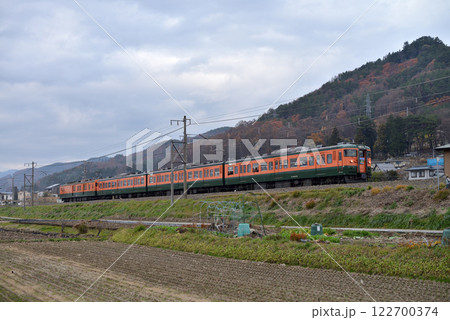 中央東線を走る115系+クモヤ143団体専用列車 中央東線を走る115系+クモヤ143団体専用列車 122700374