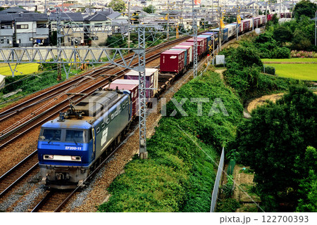 2006年　東海道本線を走るEF200-11コンテナ貨物列車 122700393