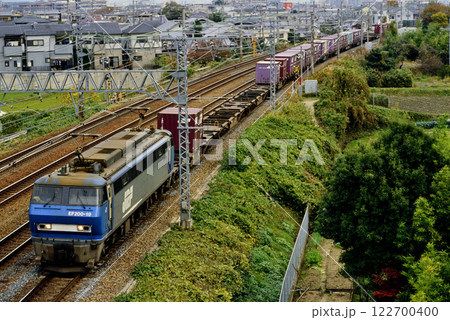 2006年　東海道本線を走るEF200-19コンテナ貨物列車 122700400