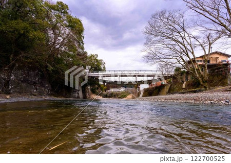 周辺風景 清流風景 夫婦岩「恋愛成就・家内安全・五穀豊穣」巨大なパワースポット(山都町馬見原) 周辺風景 清流風景 夫婦岩「恋愛成就・家内安全・五穀豊穣」巨大なパワースポット(山都町馬見原) 122700525