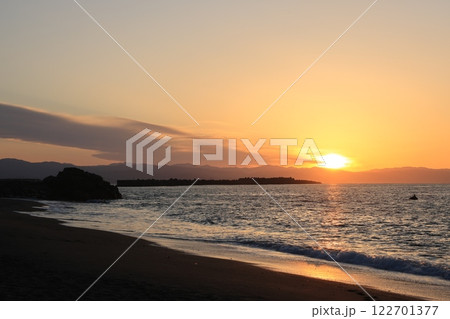 桂浜の日の出 122701377