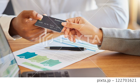 Investment manager with credit card and document for finance with client investing and trading on stock market in office. Professional finance advisor consulting profit amount in bank with a customer Investment manager with credit card and document for finance with client investing and trading on stock market in office. Professional finance advisor consulting profit amount in bank with a customer 122701621