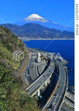 【静岡県】薩埵峠から見た富士山 122702549